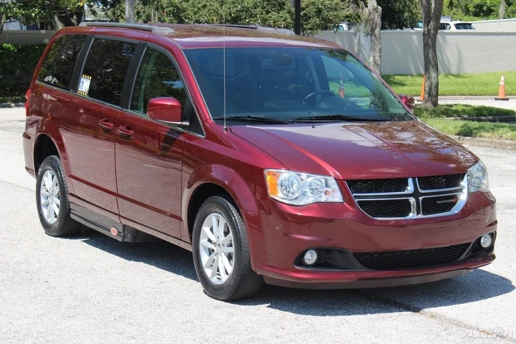 2019 Dodge Caravan - Image 5 of 24