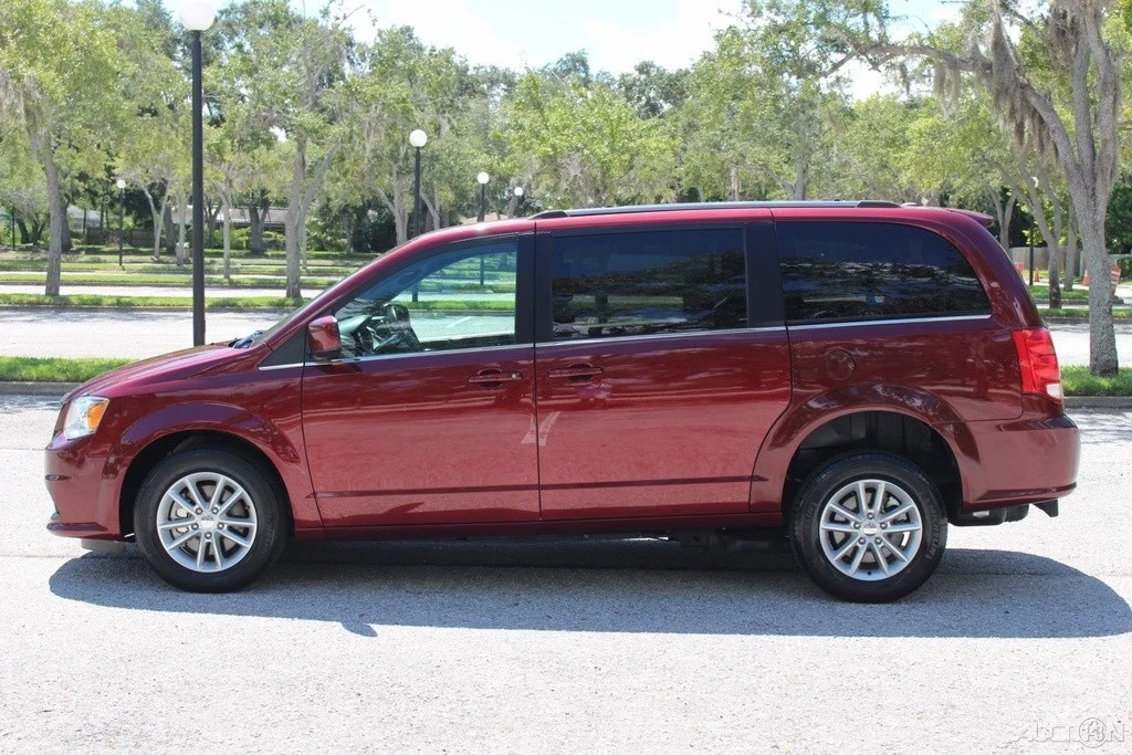 2019 Dodge Caravan - Image 8 of 24