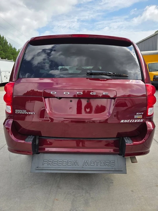 2019 Dodge Caravan - Image 5 of 21