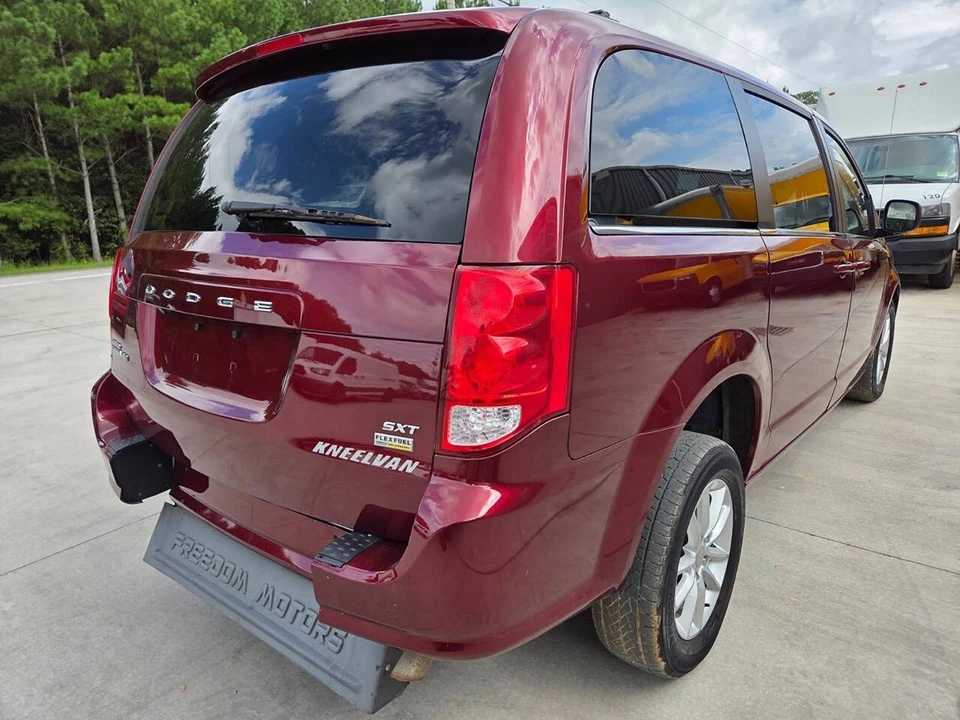 2019 Dodge Caravan - Image 6 of 21
