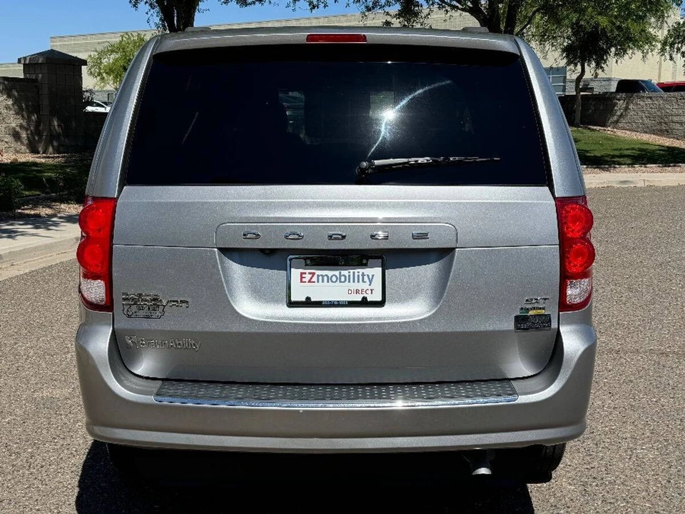 2019 Dodge Caravan - Image 14 of 15