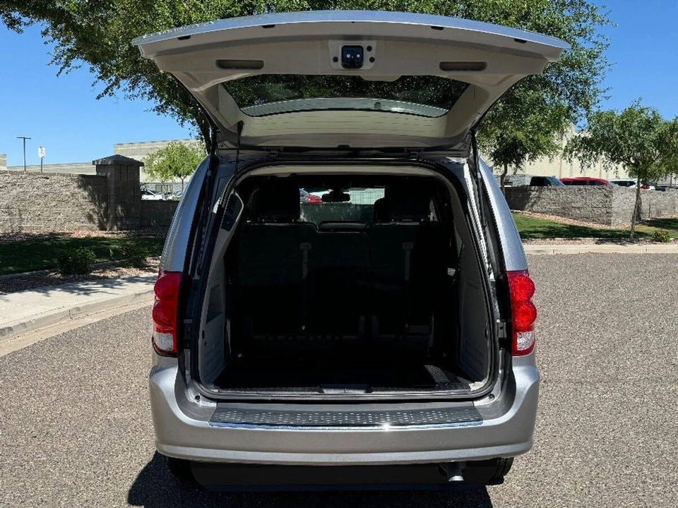 2019 Dodge Caravan - Image 15 of 15