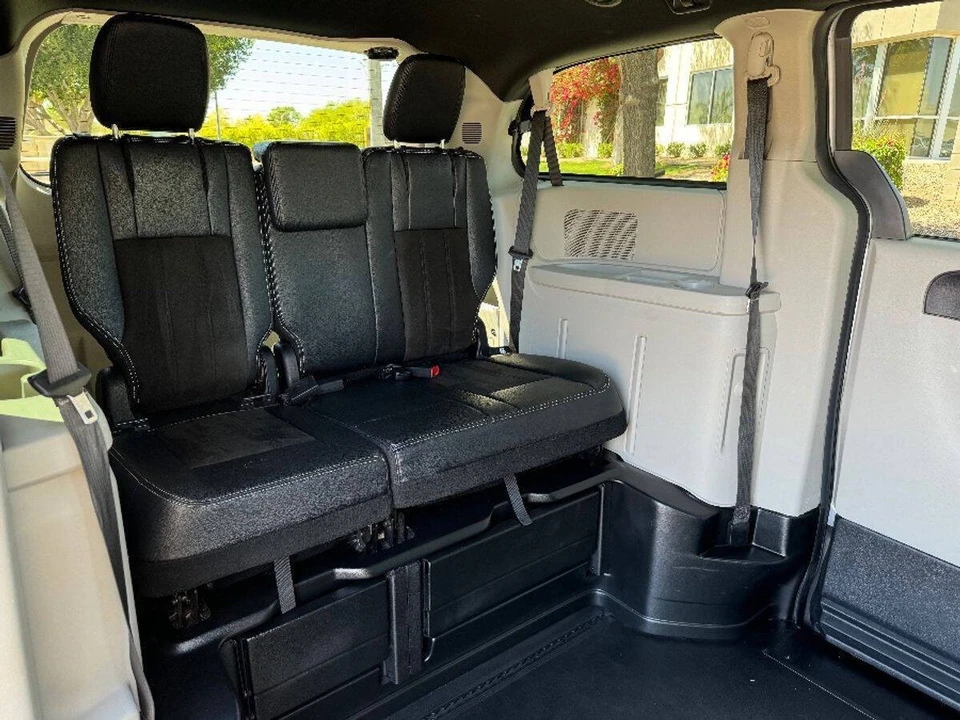 2019 Dodge Caravan - Image 9 of 15