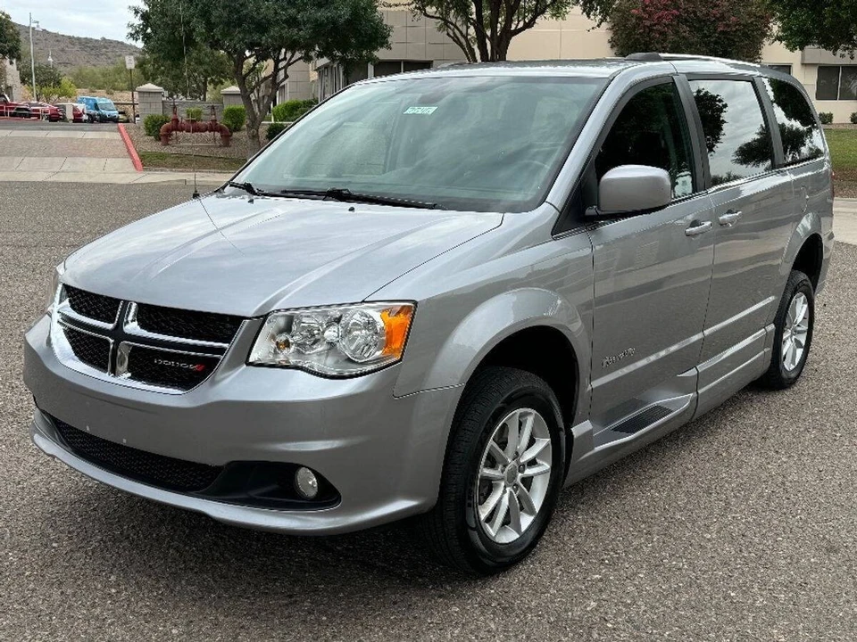 2019 Dodge Caravan - Image 13 of 15