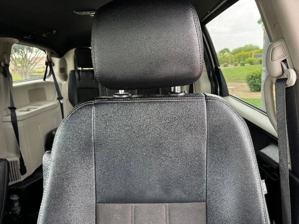 2019 Dodge Caravan - Image 7 of 15