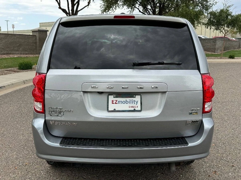 2019 Dodge Caravan - Image 14 of 15