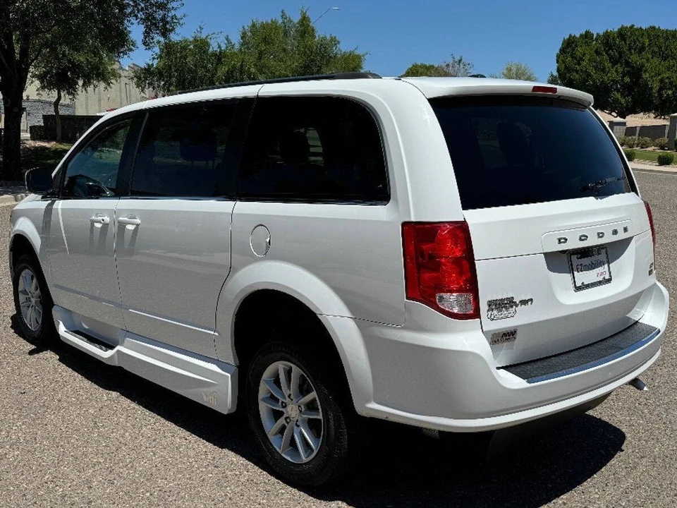 2019 Dodge Caravan - Image 12 of 15