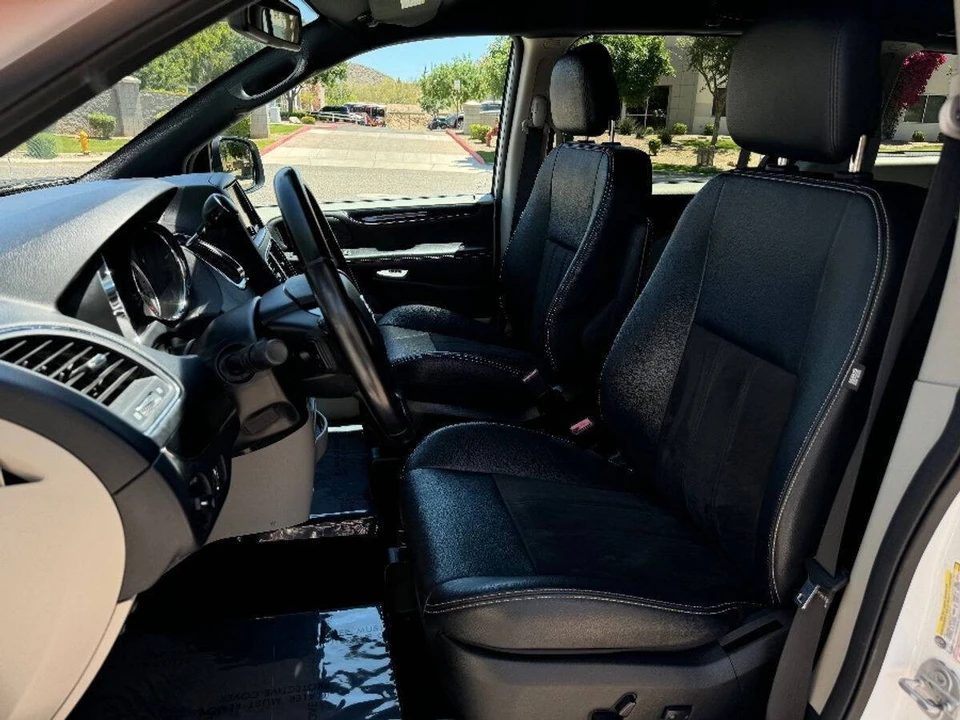 2019 Dodge Caravan - Image 5 of 15
