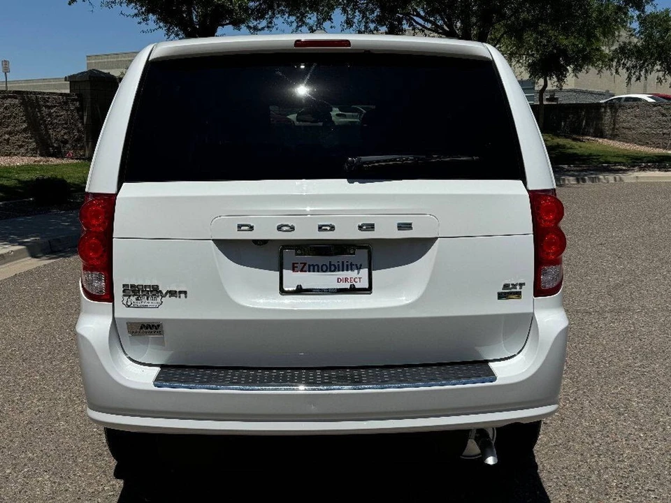2019 Dodge Caravan - Image 14 of 15