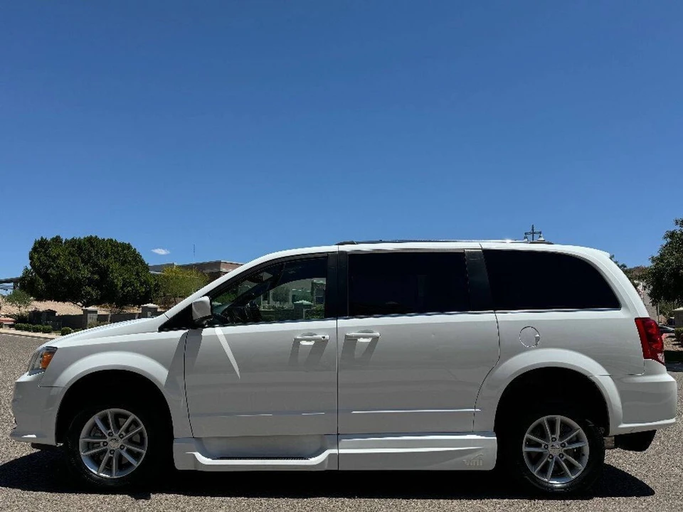 2019 Dodge Caravan - Image 11 of 15