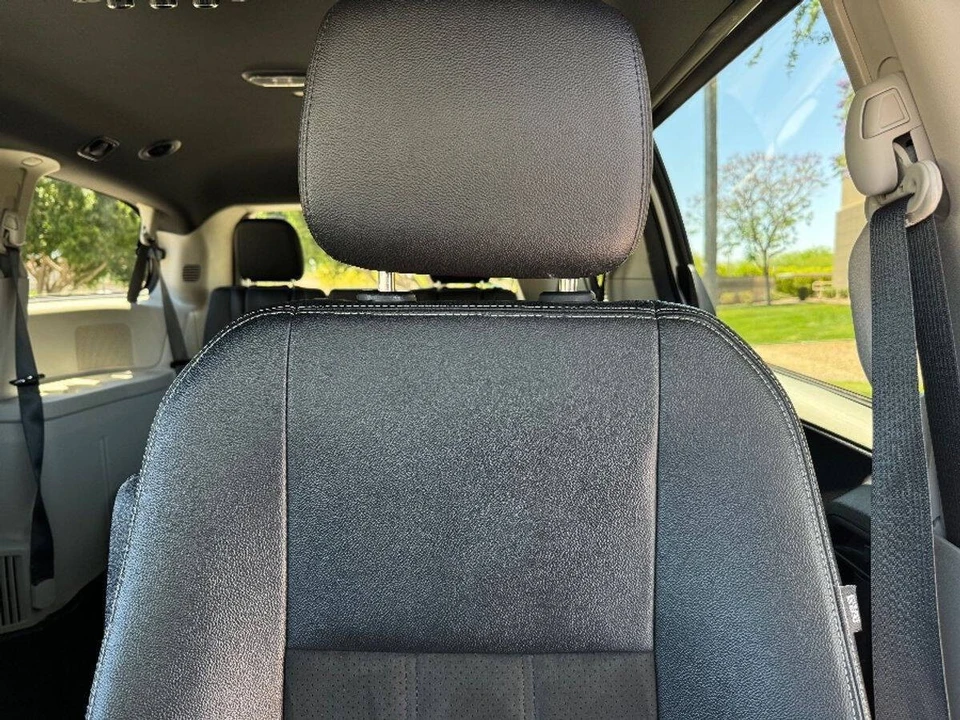 2019 Dodge Caravan - Image 7 of 15