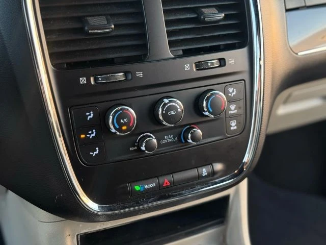 2019 Dodge Caravan - Image 19 of 21