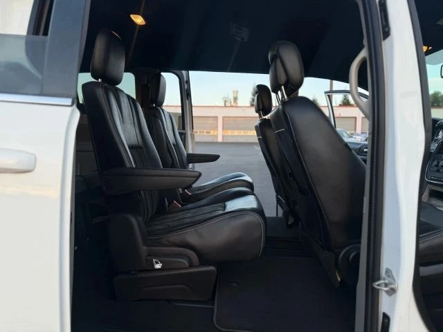 2019 Dodge Caravan - Image 14 of 21