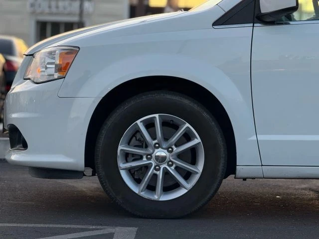 2019 Dodge Caravan - Image 7 of 21