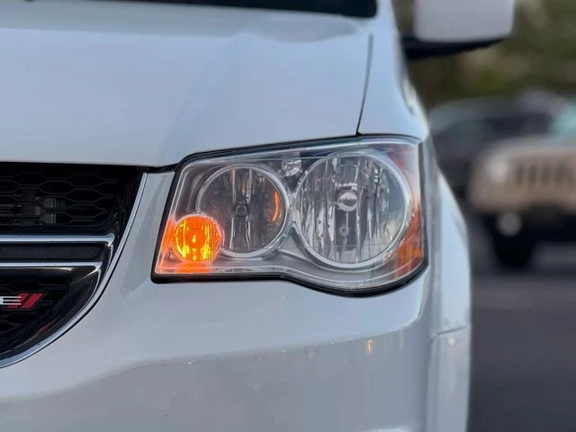 2019 Dodge Caravan - Image 6 of 21