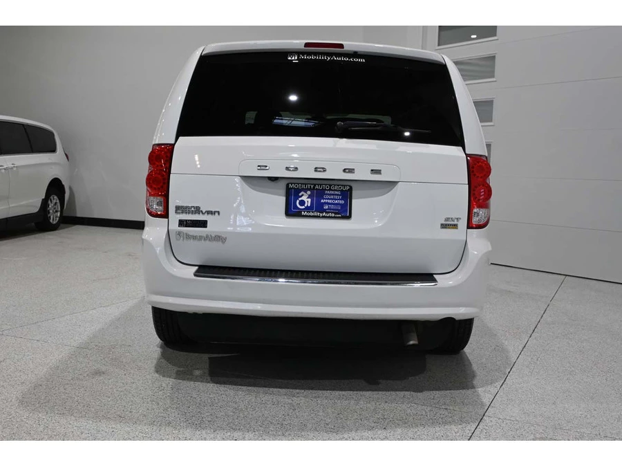 2019 Dodge Caravan - Image 7 of 12