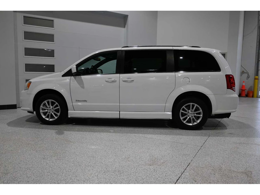 2019 Dodge Caravan - Image 9 of 12
