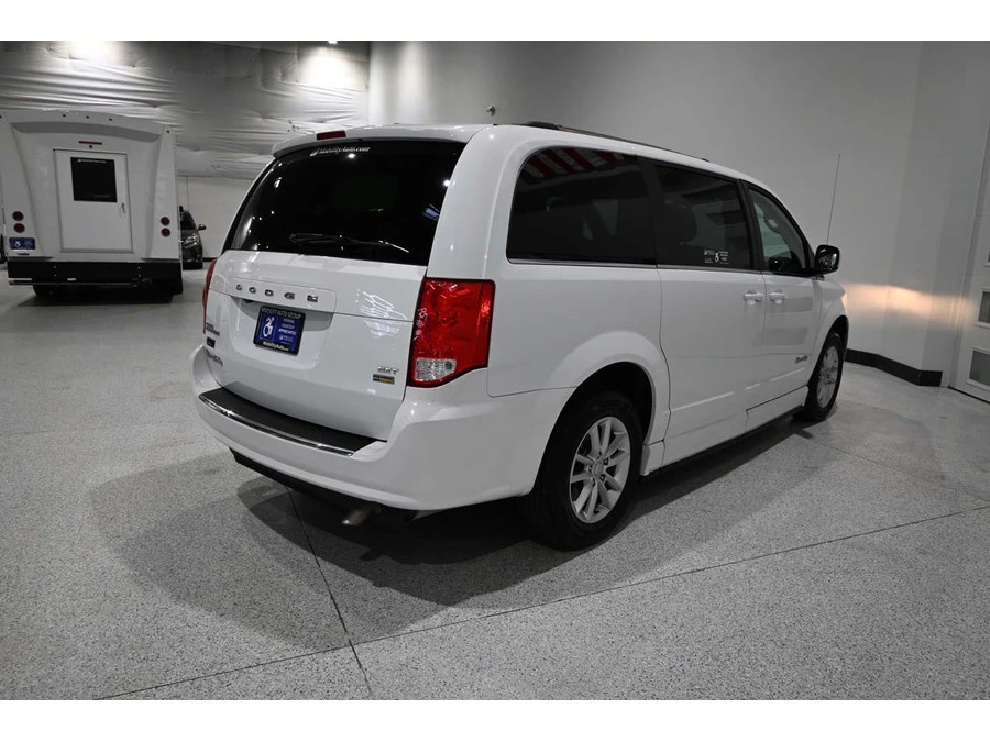 2019 Dodge Caravan - Image 6 of 12