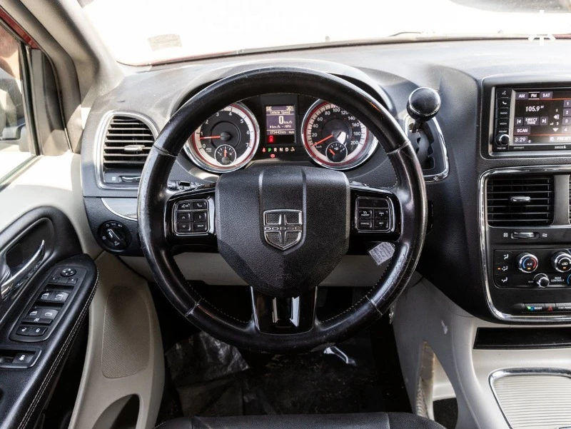 2019 Dodge Caravan - Image 14 of 19
