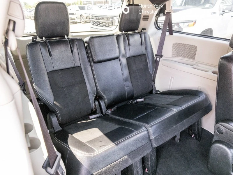 2019 Dodge Caravan - Image 11 of 19