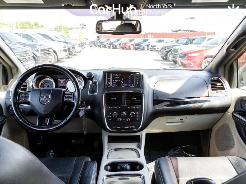 2019 Dodge Caravan - Image 13 of 19