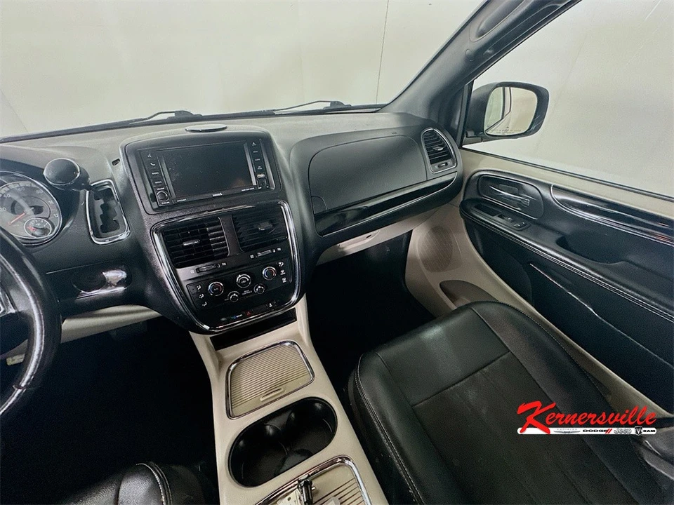 2019 Dodge Caravan - Image 11 of 21