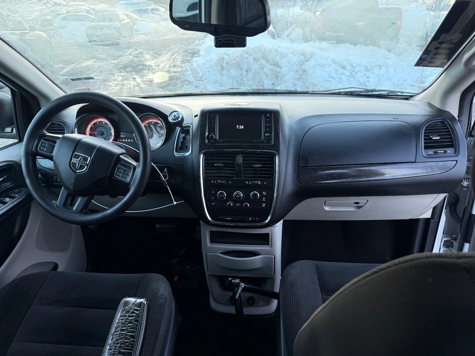 2019 Dodge Caravan - Image 10 of 19