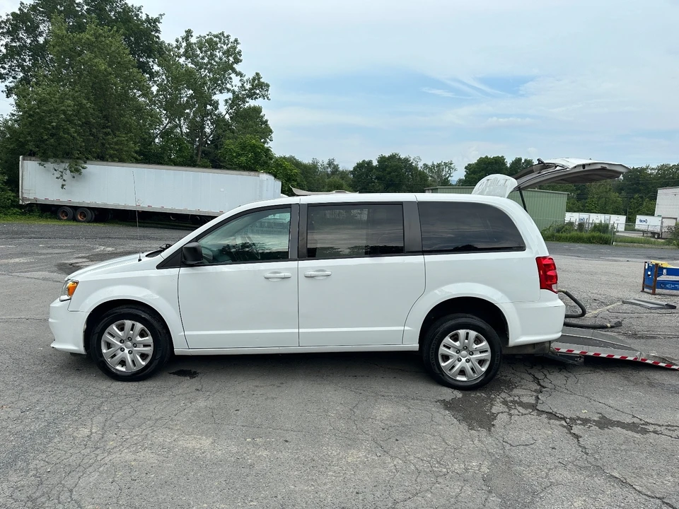 2019 Dodge Caravan - Image 3 of 20