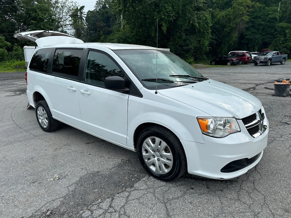 2019 Dodge Caravan - Image 7 of 20