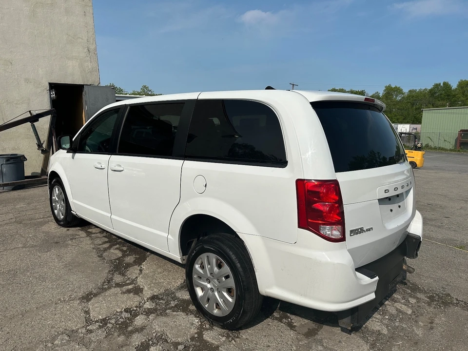 2019 Dodge Caravan - Image 4 of 20