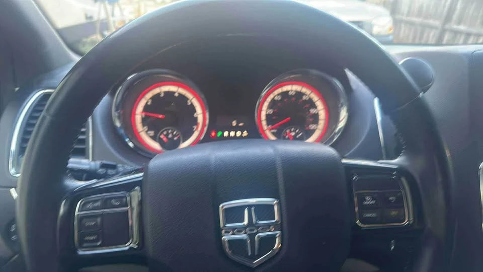 2019 Dodge Caravan - Image 4 of 7