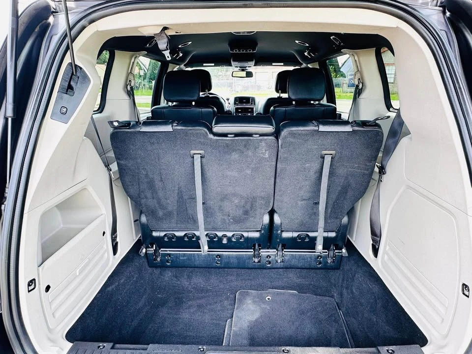 2019 Dodge Caravan - Image 7 of 15