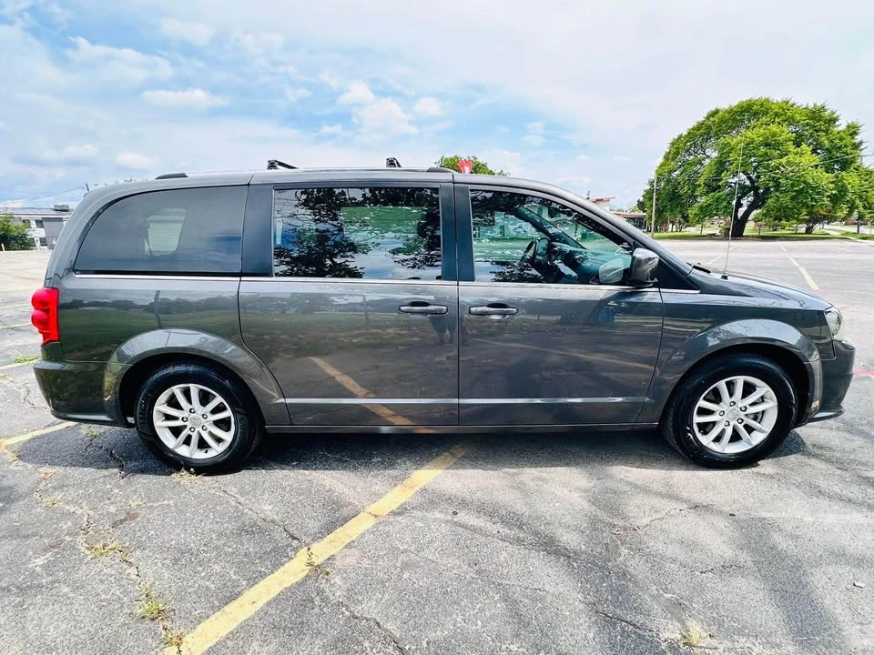 2019 Dodge Caravan - Image 13 of 15
