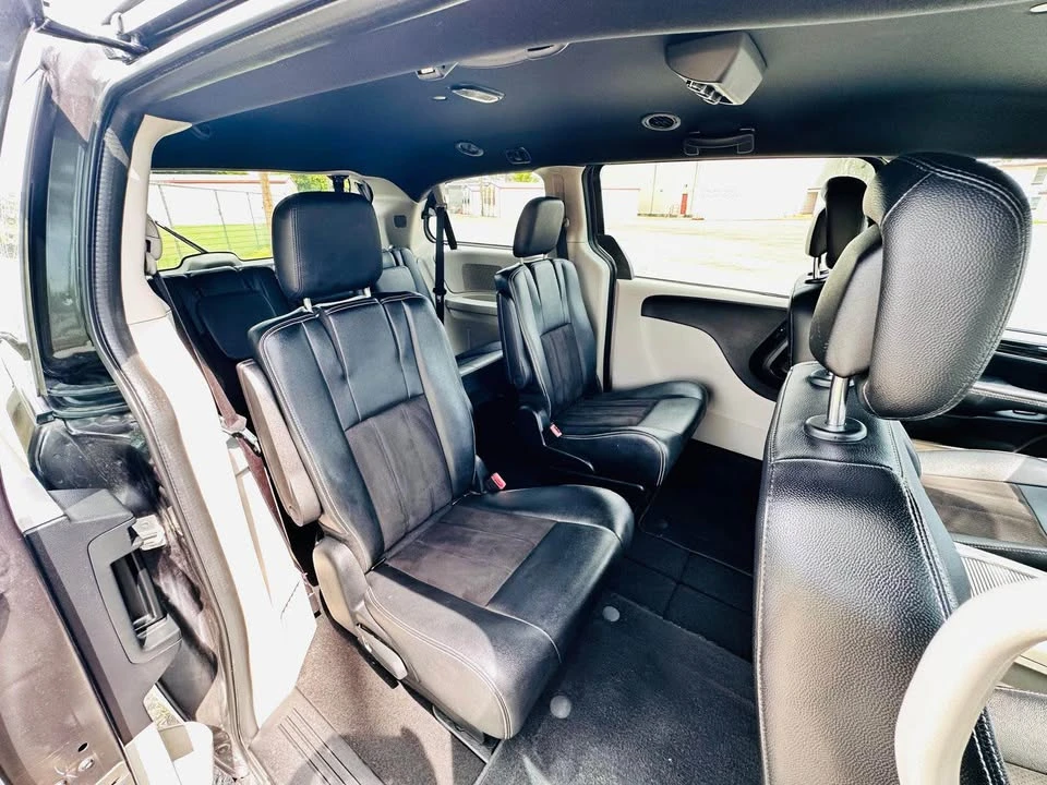 2019 Dodge Caravan - Image 4 of 15