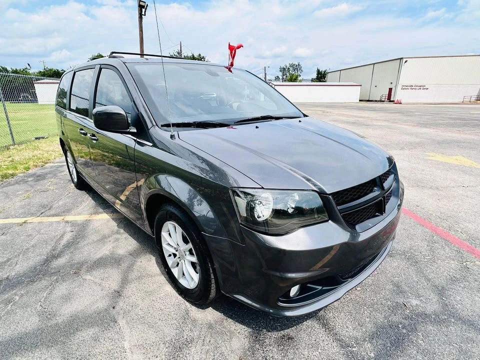 2019 Dodge Caravan - Image 3 of 15