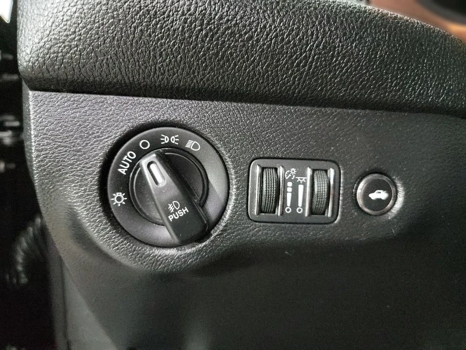 2019 Dodge Challenger 3rd Gen - Image 16 of 19