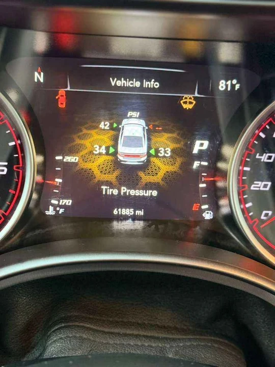 2019 Dodge Challenger 3rd Gen - Image 11 of 15