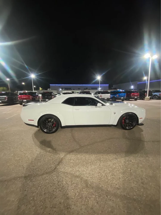 2019 Dodge Challenger SRT Hellcat 3rd Gen - Image 5 of 9