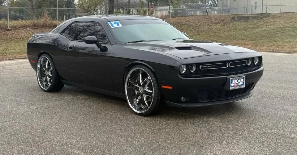 2019 Dodge Challenger 3rd Gen - Image 2 of 13