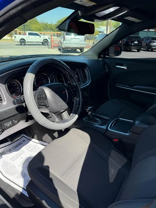 2019 Dodge Charger 8th Gen - Image 6 of 9