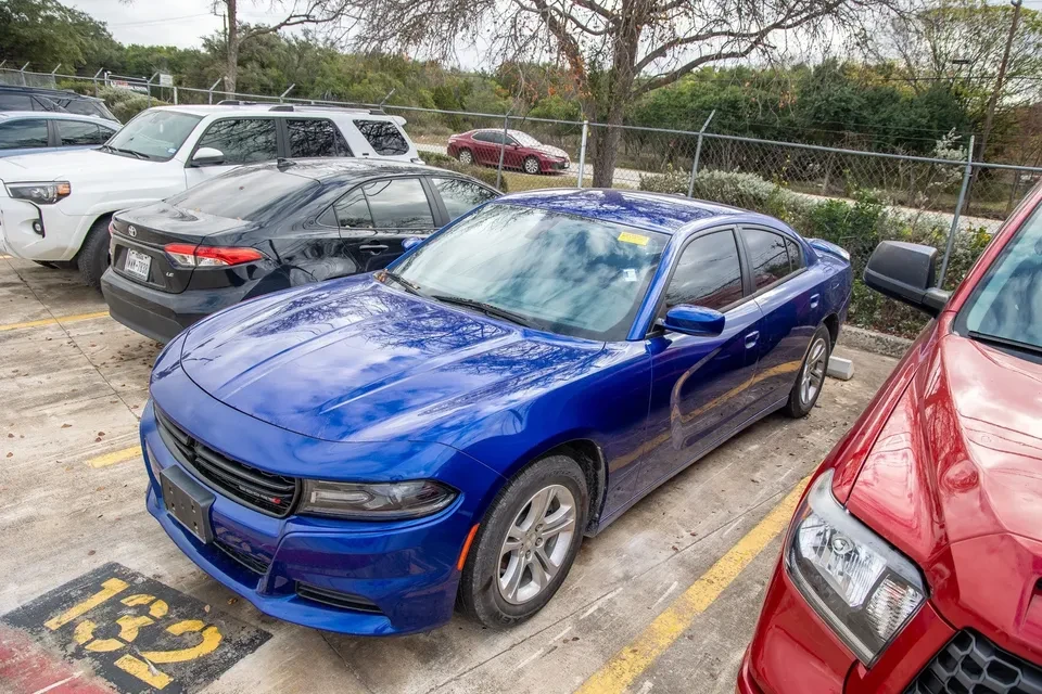 2019 Dodge Charger 8th Gen - Image 2 of 6