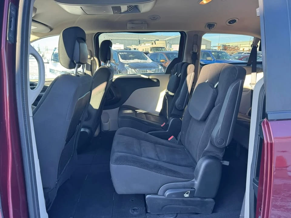 2019 Dodge Caravan - Image 17 of 19