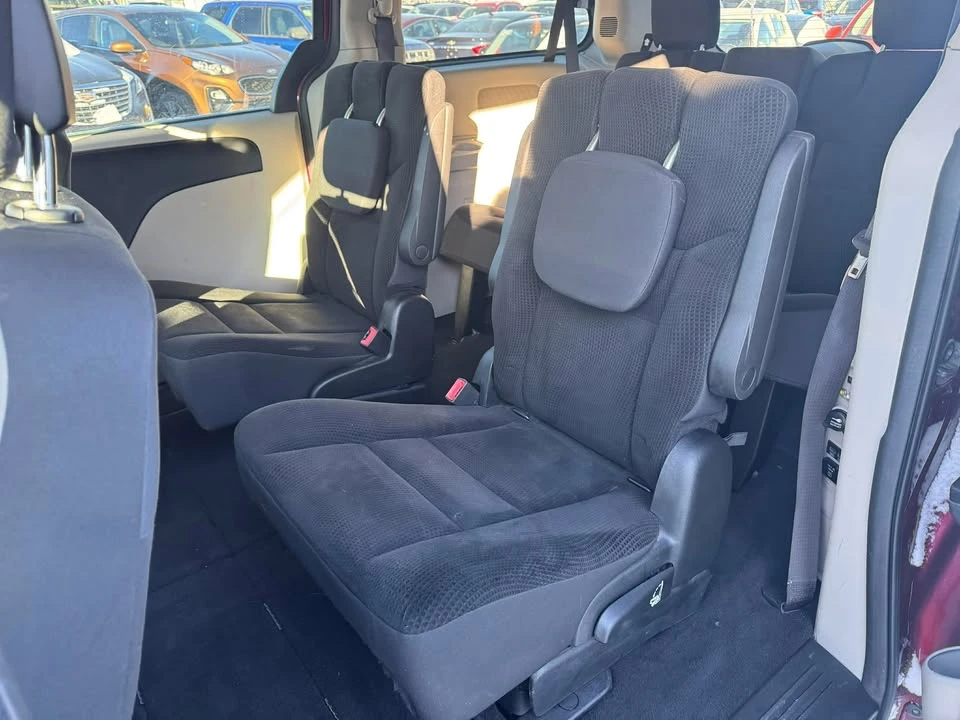 2019 Dodge Caravan - Image 18 of 19