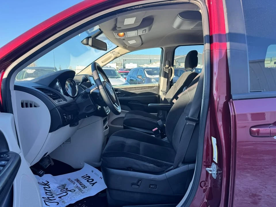 2019 Dodge Caravan - Image 8 of 19