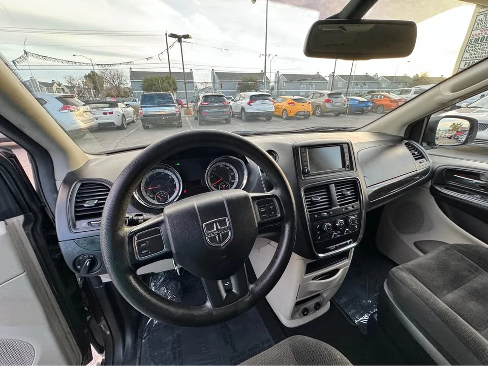 2019 Dodge Caravan - Image 9 of 15