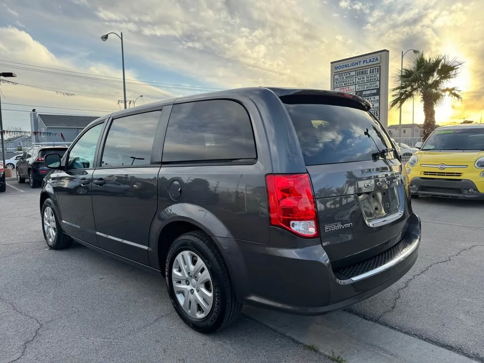2019 Dodge Caravan - Image 5 of 15
