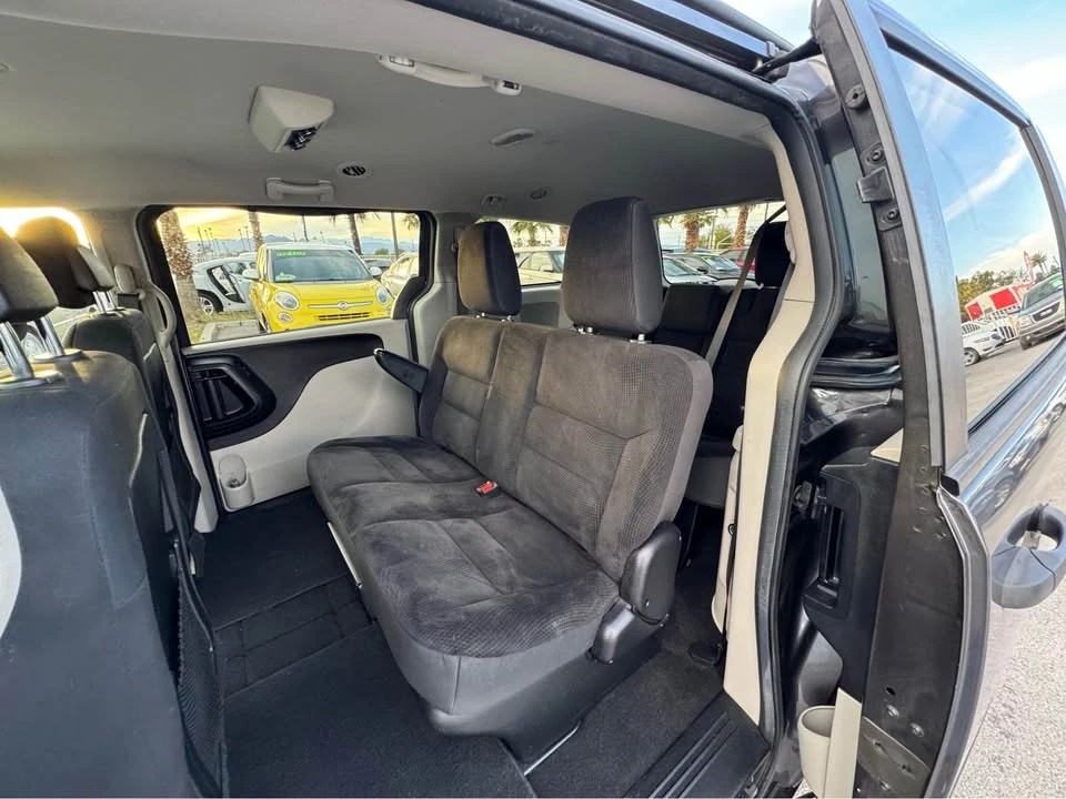 2019 Dodge Caravan - Image 7 of 15