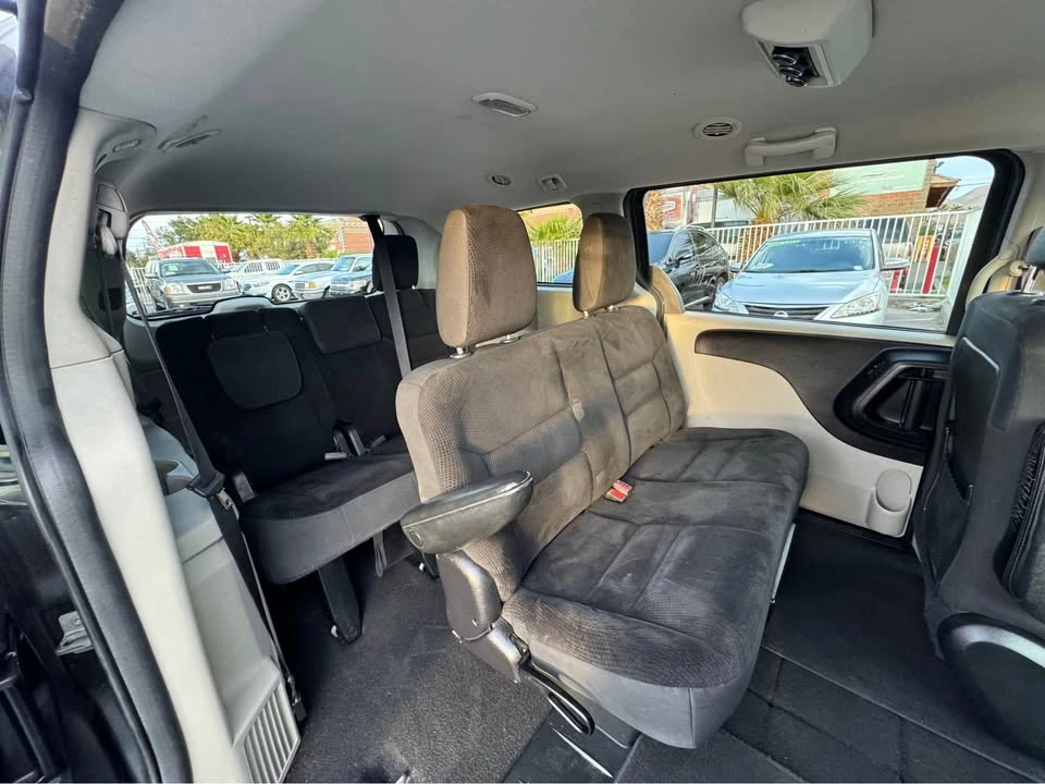 2019 Dodge Caravan - Image 12 of 15