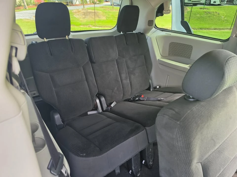 2019 Dodge Caravan - Image 9 of 19