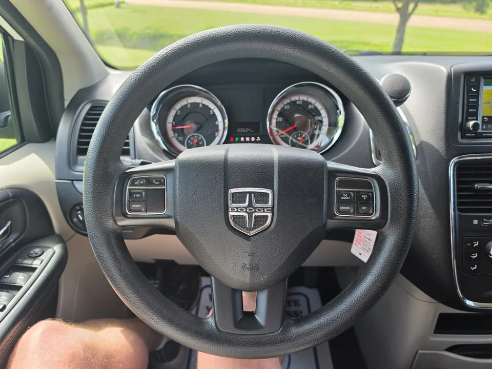 2019 Dodge Caravan - Image 14 of 19